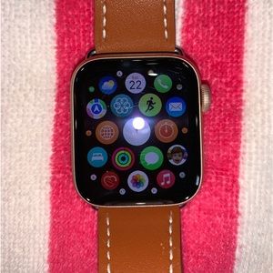 iWatch series 6, 40MM, gold alum, pink sand band. LOTS of xtras also! A deal!!